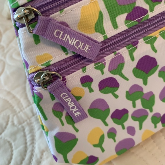 Clinique Makeup Bag - Picture 3 of 3